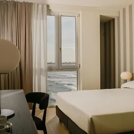 Punta Tipa Szálloda 4*