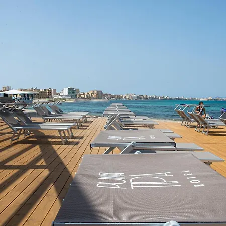 מלון Punta Tipa 4*