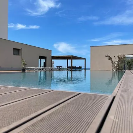 Punta Tipa מלון 4*